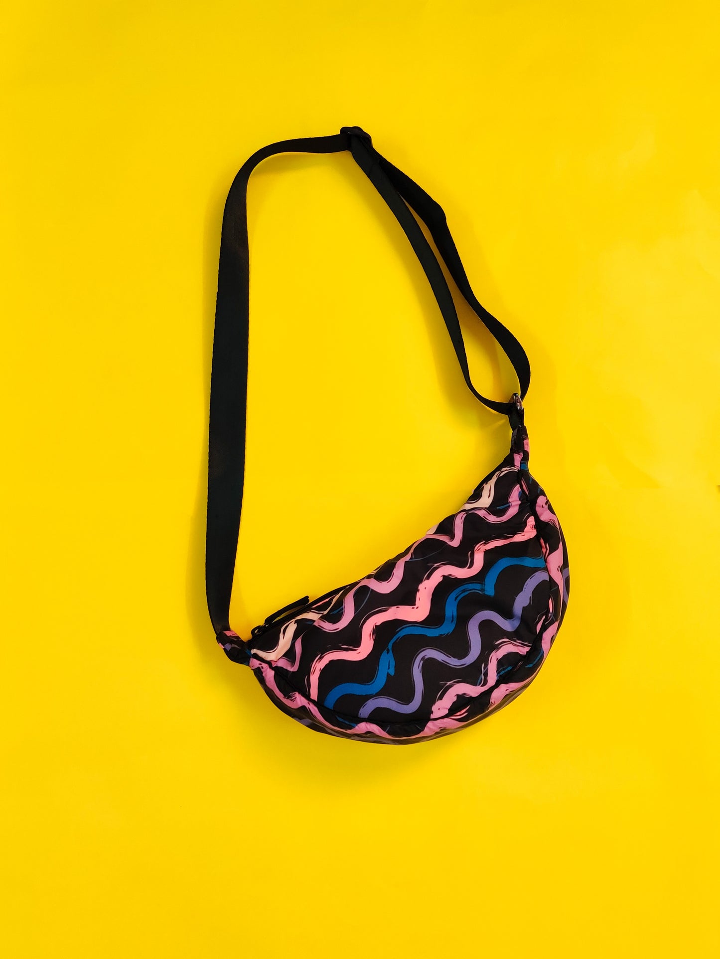 Banana Shoulder Bag - Obsidian