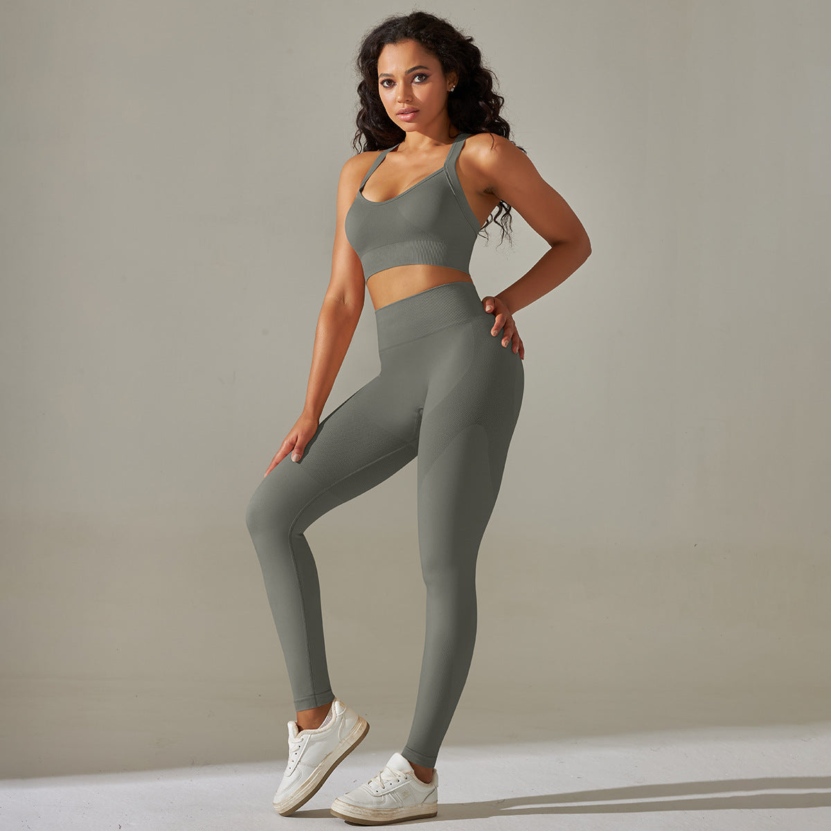 Aveline Performance Set