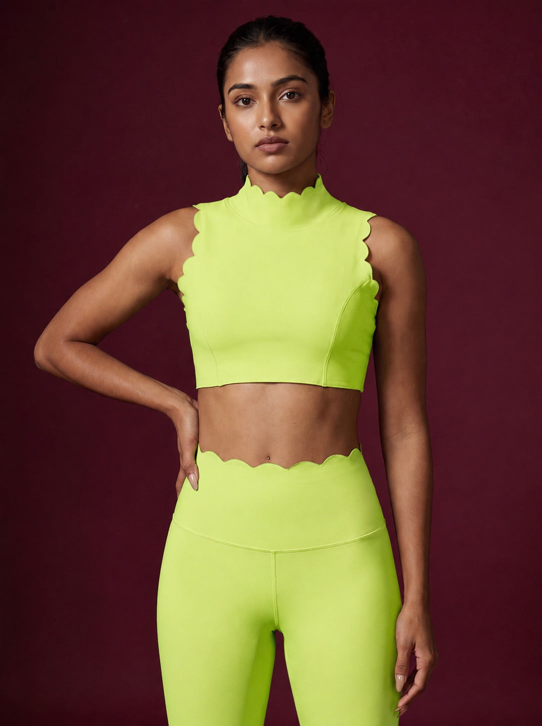 Scallopé High-Neck padded Sports Bra