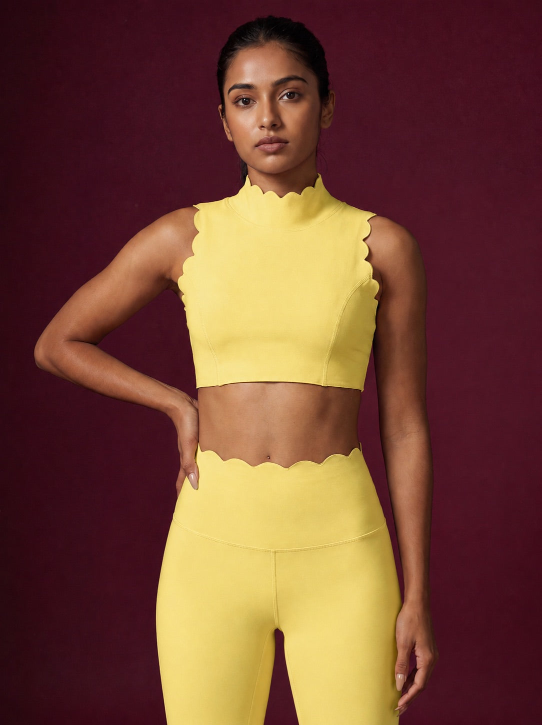 Scallopé High-Neck padded Sports Bra
