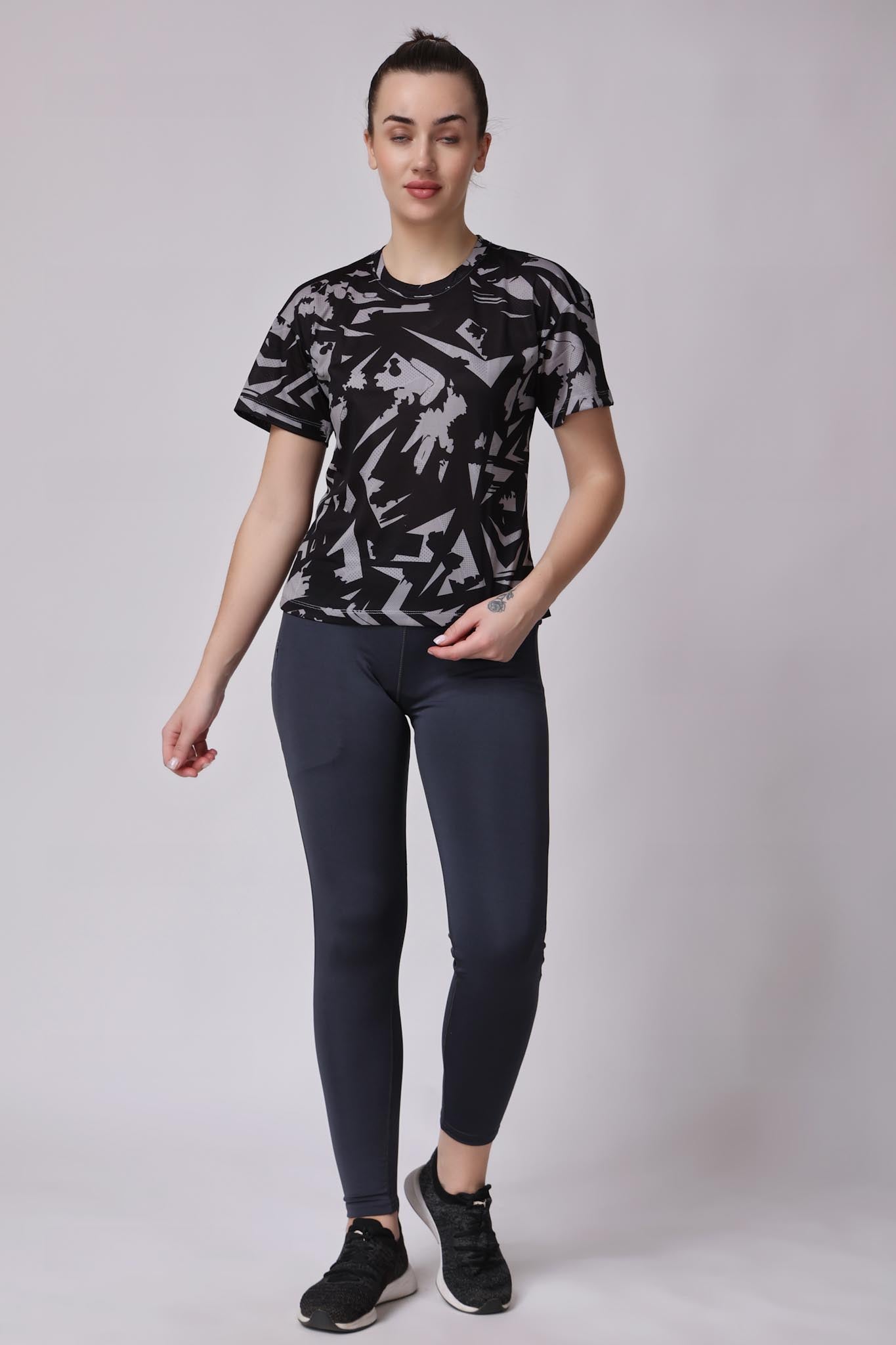 Women's Onyx Tennis Tee - Black