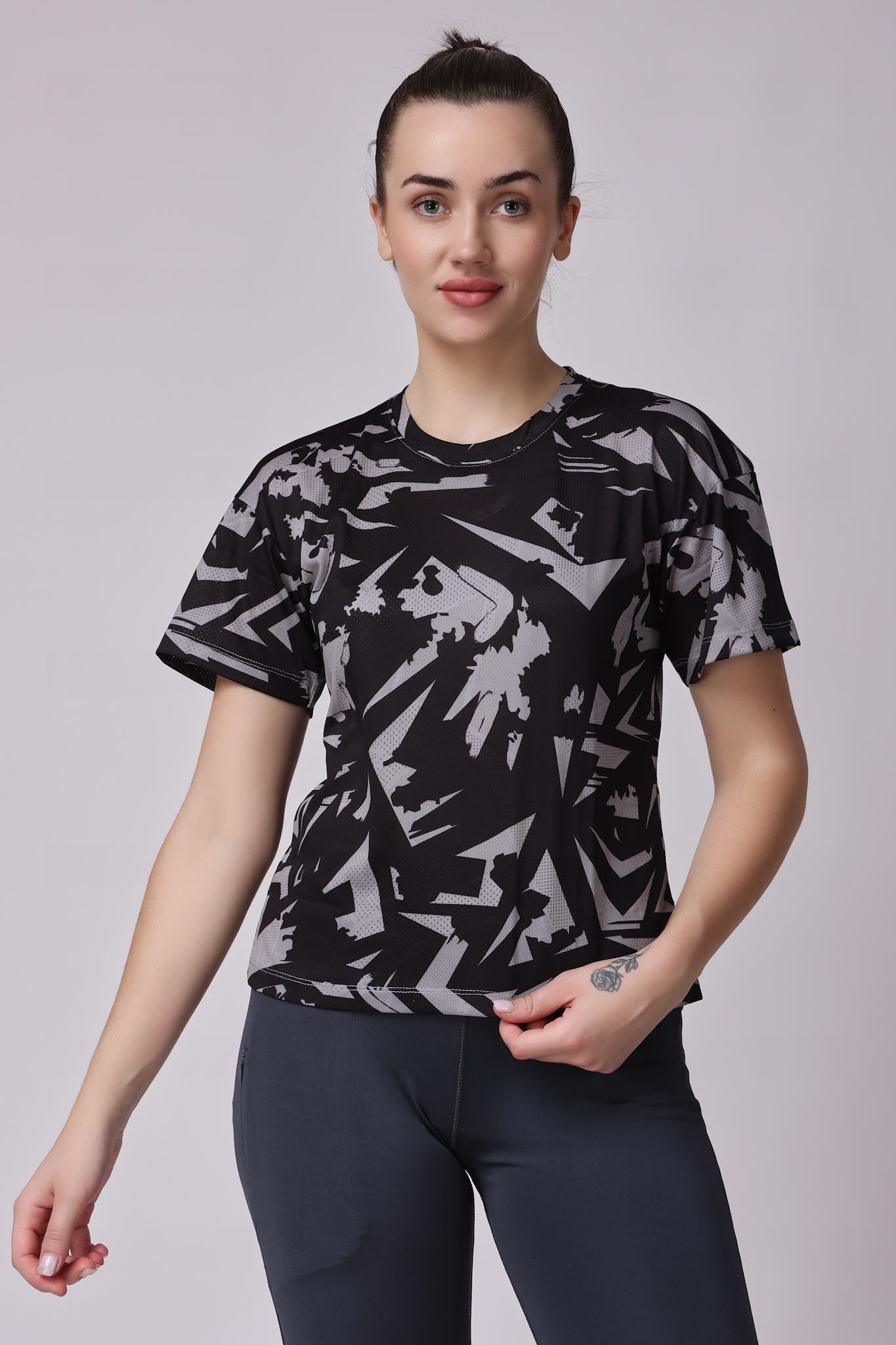Women's Onyx Tennis Tee - Black