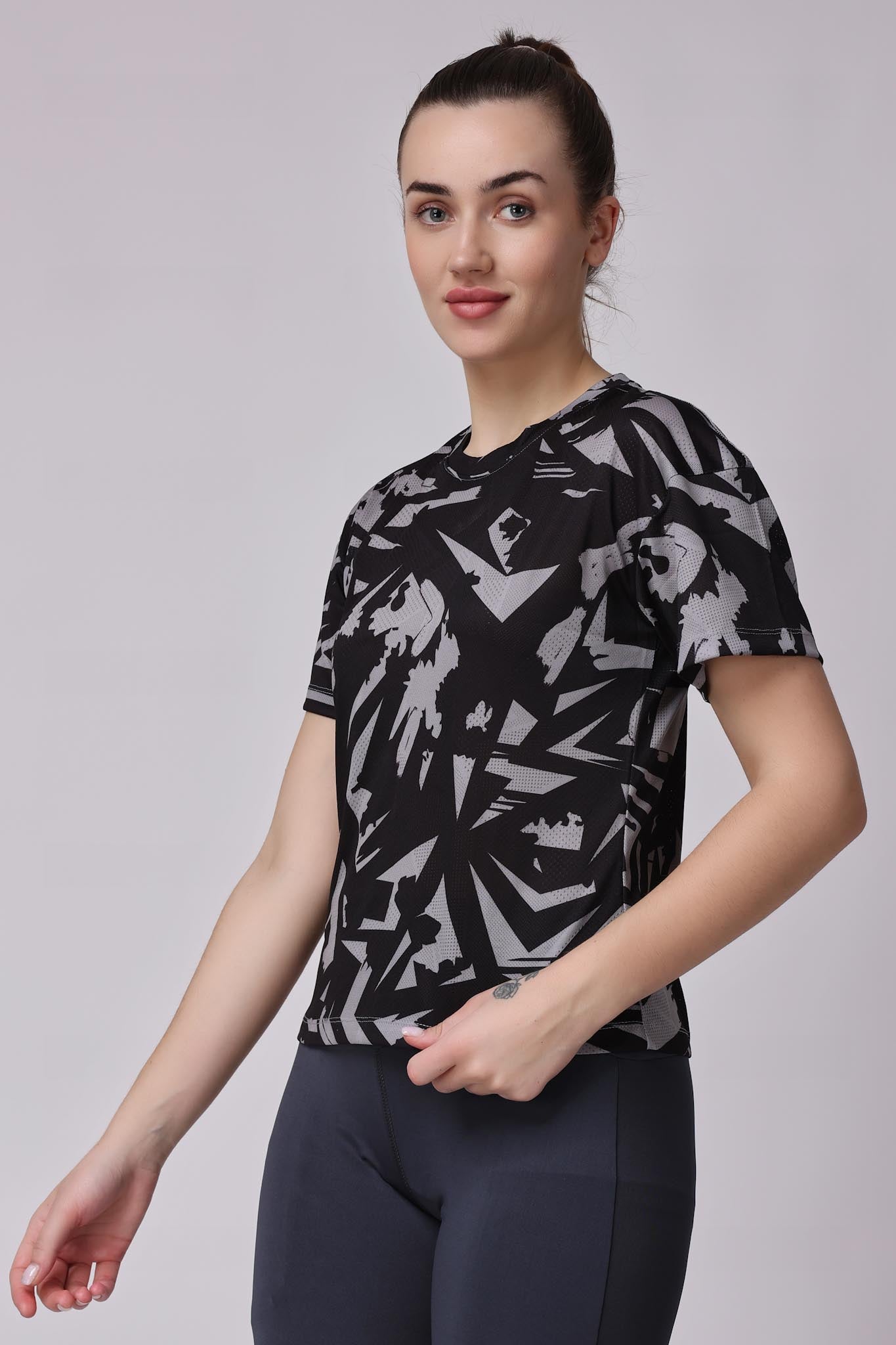 Women's Onyx Tennis Tee - Black
